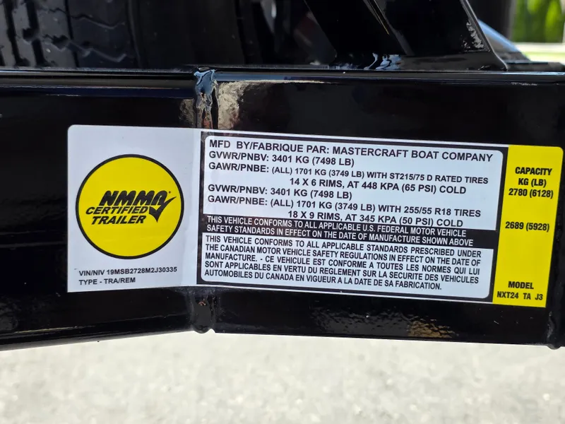 Slide: The Image of MasterCraft NXT24 2021 - 22