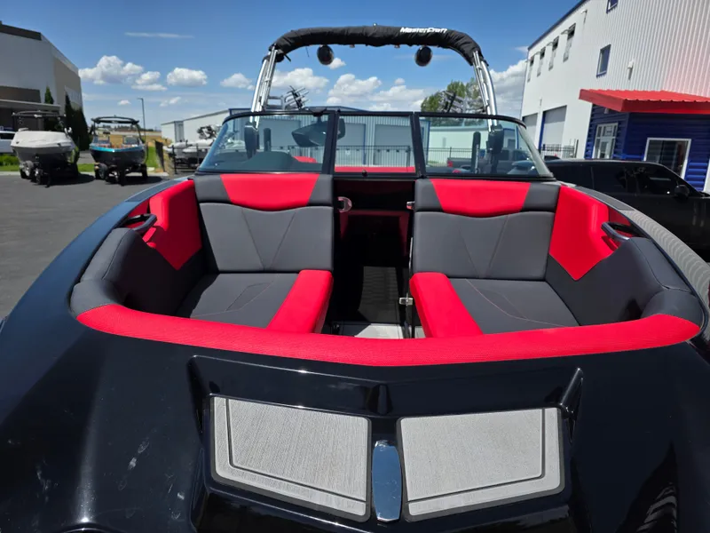 Slide: The Image of MasterCraft NXT24 2021 - 4