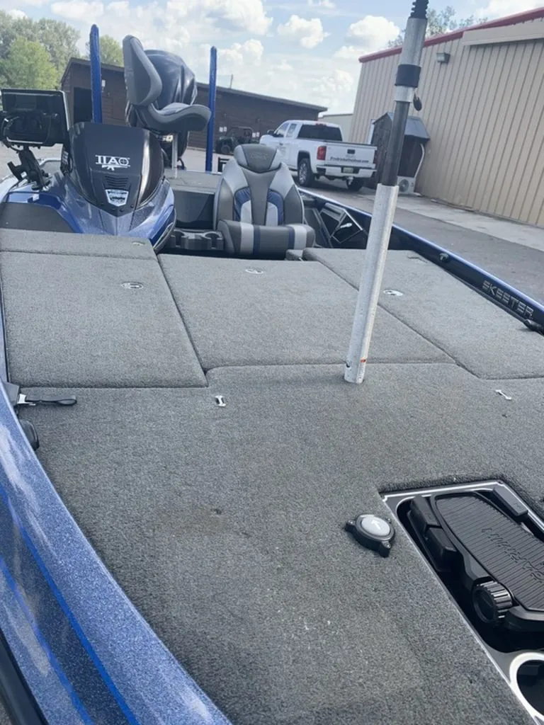 Slide: The Image of Skeeter FX20 LE 2017 - 2