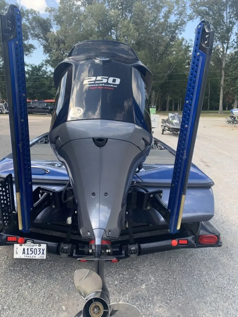 Slide: The Image of Skeeter FX20 LE 2017 - 6