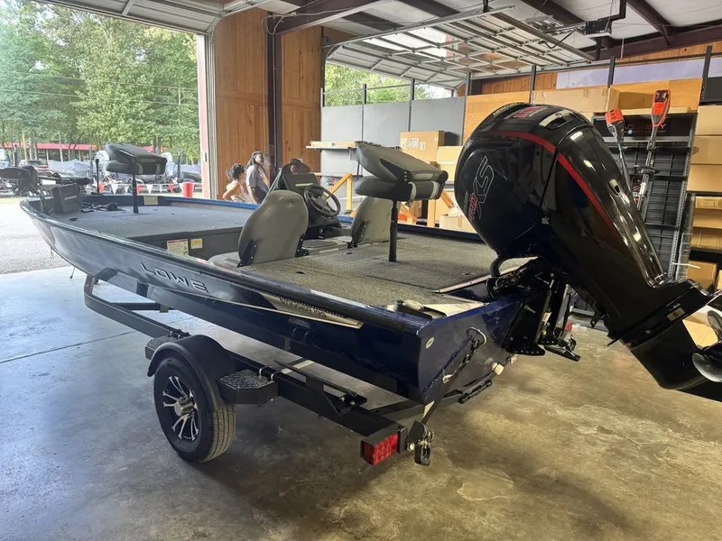 Slide: The Image of Lowe Stinger 195 2024 - 4