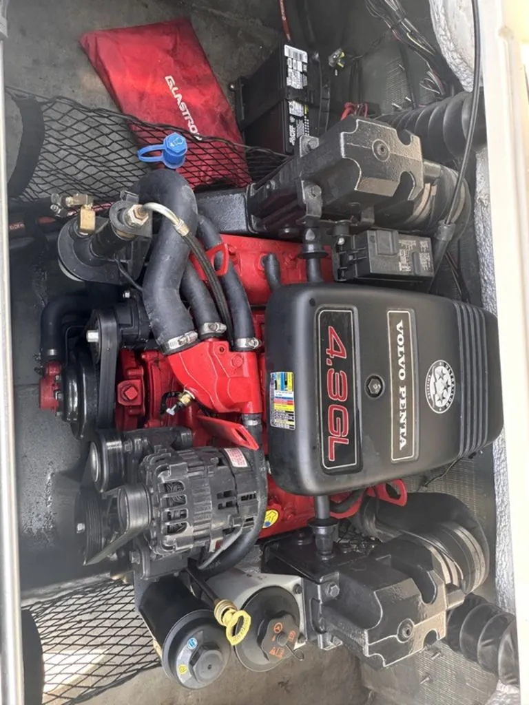 Slide: The Image of Glasron 185 GT 2009 - 6