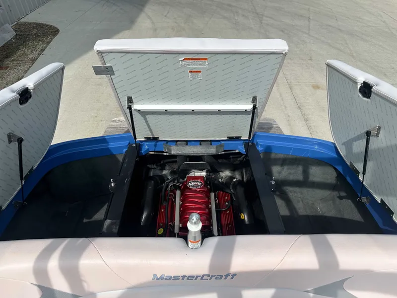 Slide: The Image of MasterCraft X2 2006 - 10