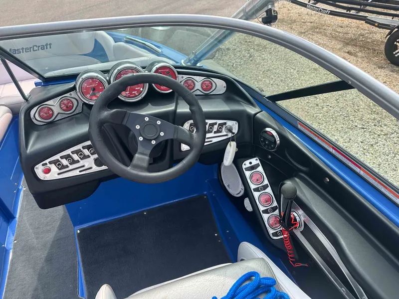 Slide: The Image of MasterCraft X2 2006 - 15