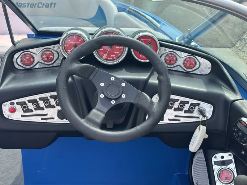 Slide: The Image of MasterCraft X2 2006 - 16