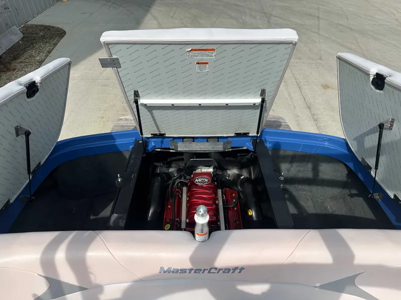 Slide: The Image of MasterCraft X2 2006 - 9