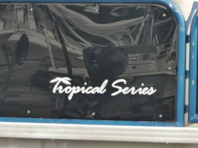 Slide: The Image of Aloha 23' Tropical Bimini Tropical 230 L Group Seating 2020 - 9