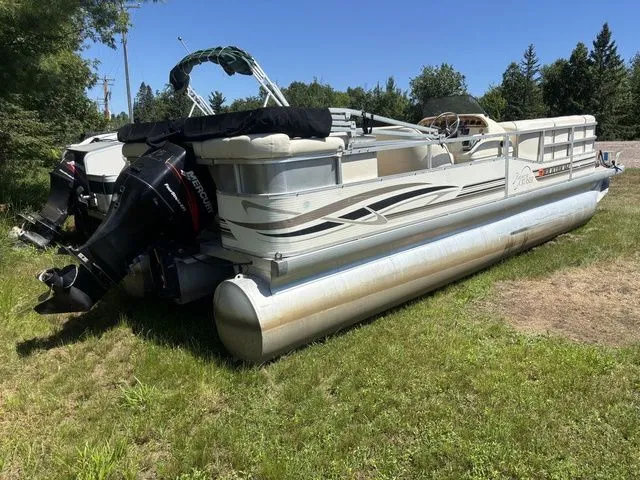 Slide: The Image of Riviera 22' Pontoon 2001 - 5