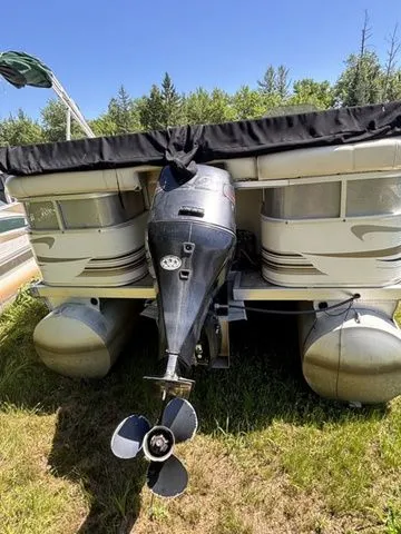 Slide: The Image of Riviera 22' Pontoon 2001 - 6