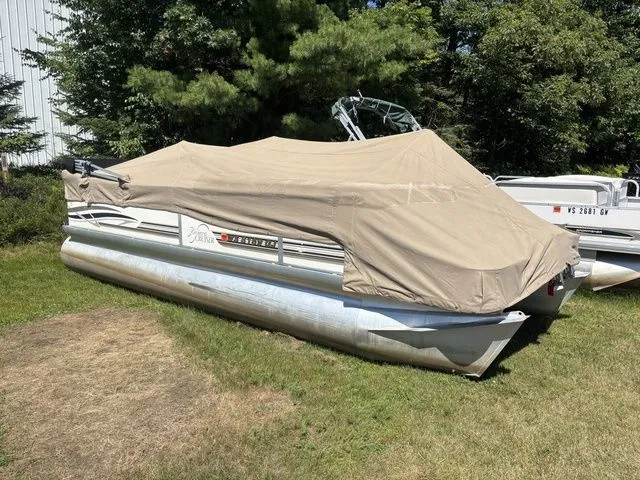 Slide: The Image of Riviera 22' Pontoon 2001 - 8