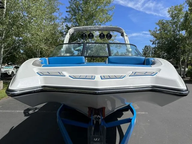 Slide: The Image of MasterCraft NXT22 2018 - 3