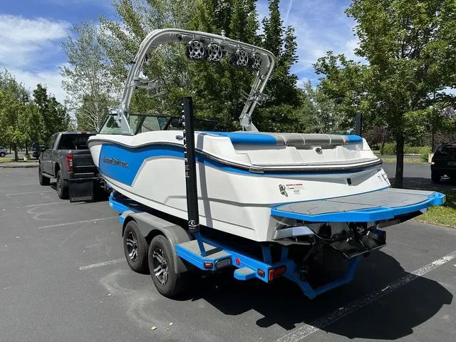 Slide: The Image of MasterCraft NXT22 2018 - 5