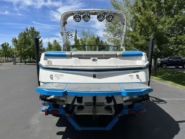 Slide: The Image of MasterCraft NXT22 2018 - 6