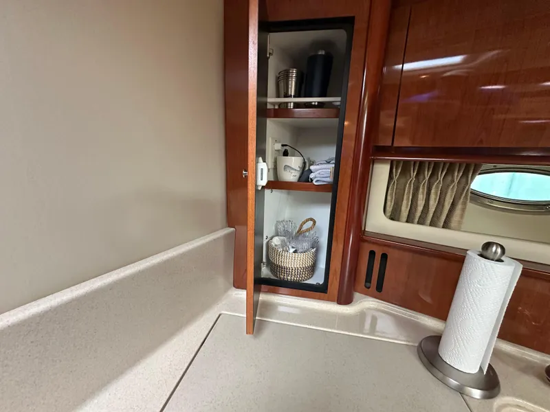 Slide: The Image of Sea Ray 420 Sundancer 2003 - 54