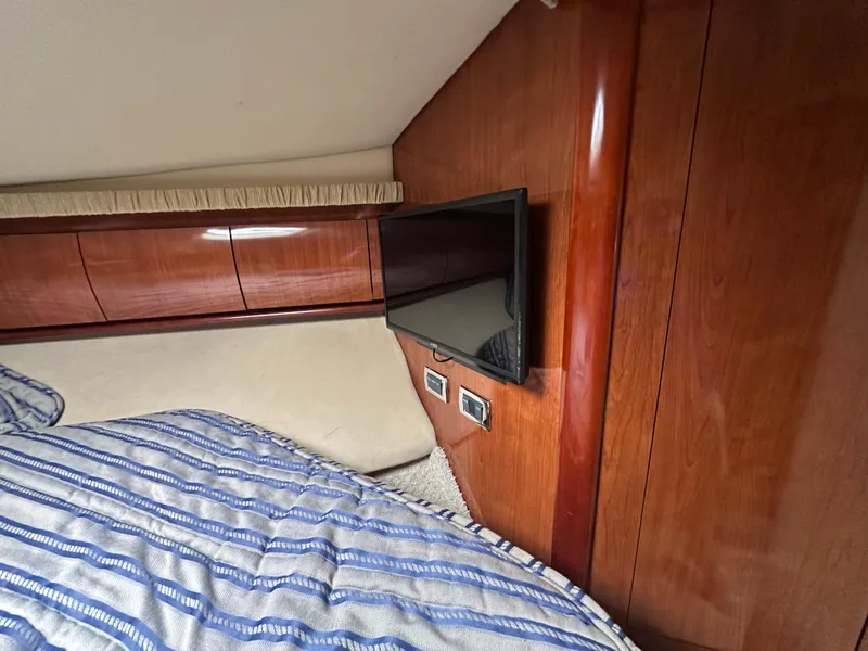 Slide: The Image of Sea Ray 420 Sundancer 2003 - 60