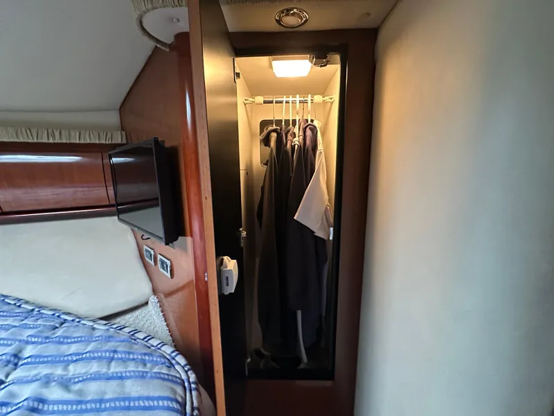 Slide: The Image of Sea Ray 420 Sundancer 2003 - 62