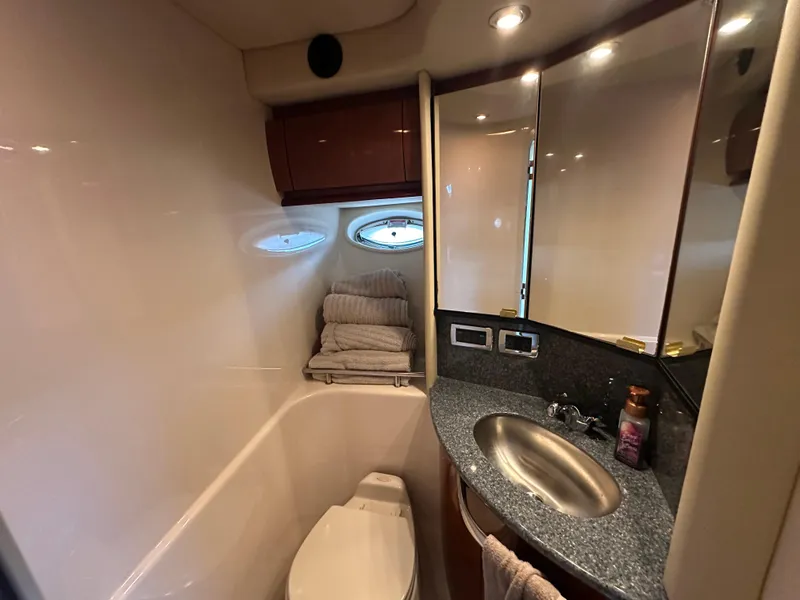 Slide: The Image of Sea Ray 420 Sundancer 2003 - 69