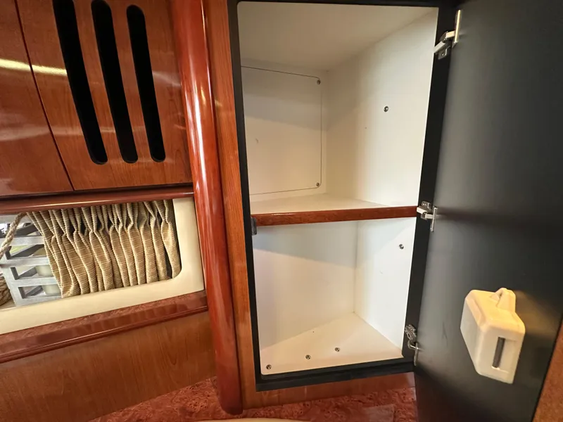 Slide: The Image of Sea Ray 420 Sundancer 2003 - 84