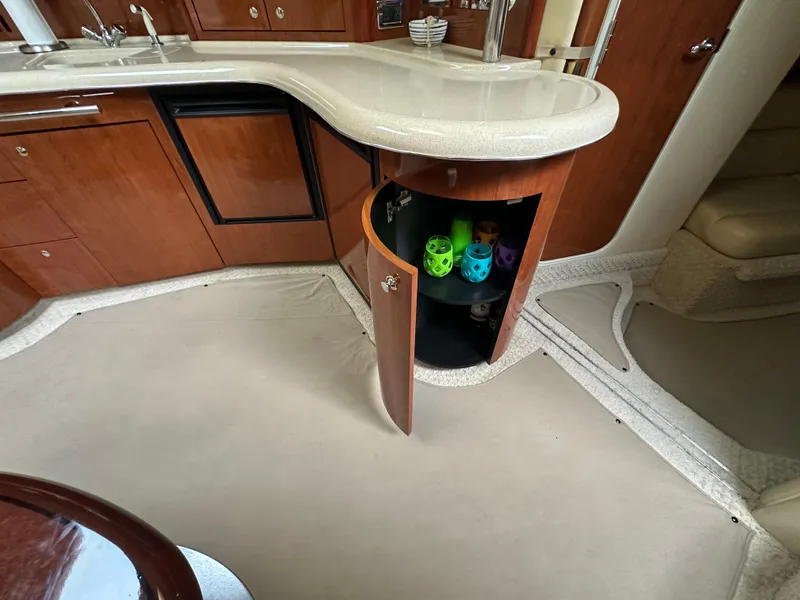 Slide: The Image of Sea Ray 420 Sundancer 2003 - 87