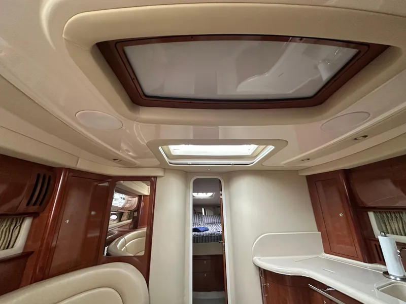 Slide: The Image of Sea Ray 420 Sundancer 2003 - 89