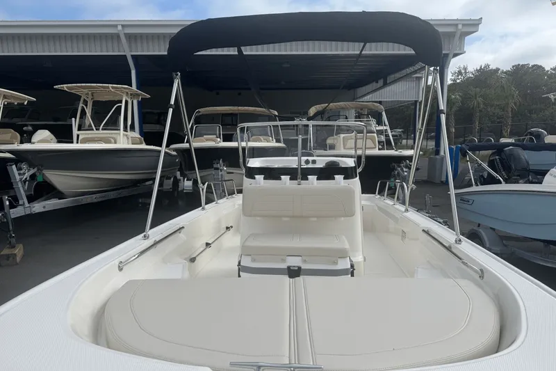 Slide: The Image of Boston Whaler 150 Montauk 2025 - 10