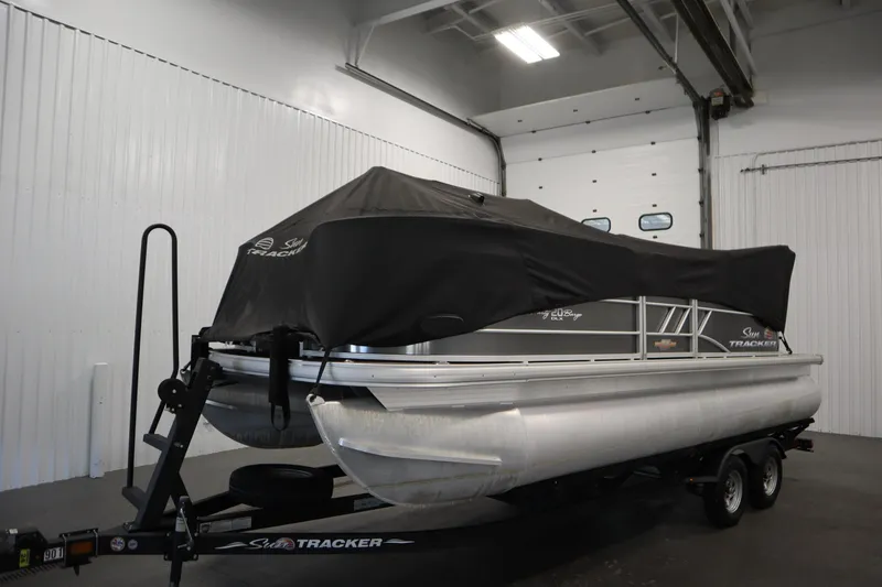 Slide: The Image of Tracker 20 DLX PARTY BARGE 2023 - 52