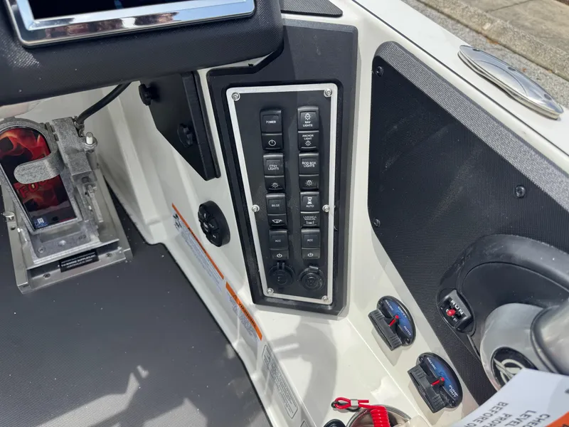 Slide: The Image of Ranger Z519R 2026 - 81