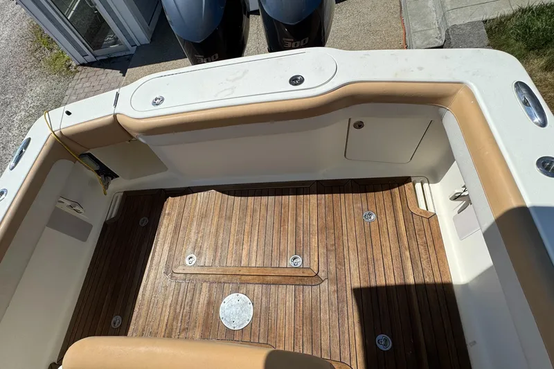 Slide: The Image of Scout 345 XSF 2011 - 63