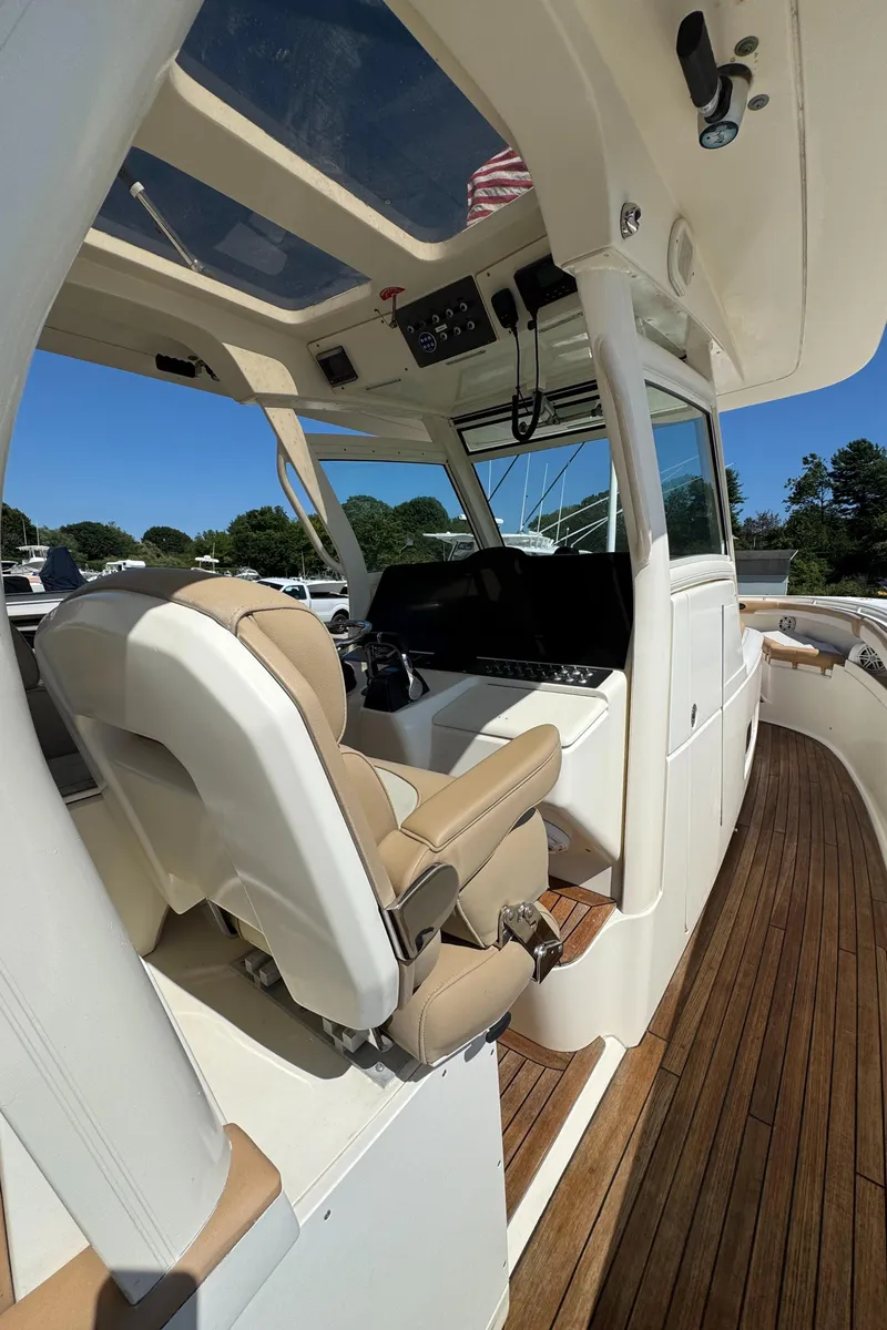 Slide: The Image of Scout 345 XSF 2011 - 65