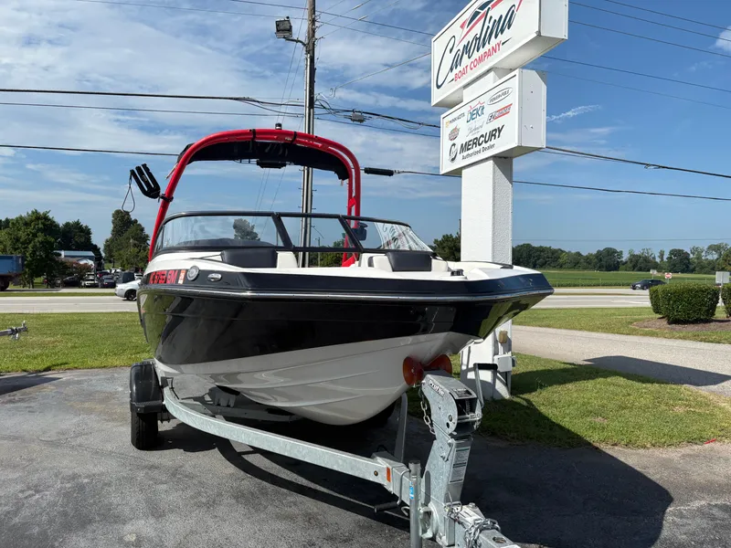 Slide: The Image of 2019 Yamaha AR195 boat on trailer at Carolina Boat Company dealership. - 2