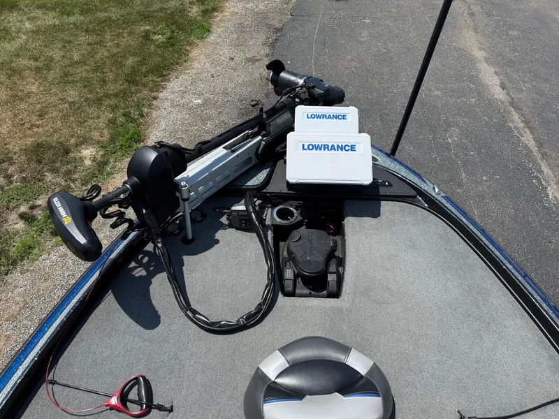 Slide: The Image of 2019 Nitro Z21 boat deck with Lowrance electronics and Minn Kota trolling motor. - 8