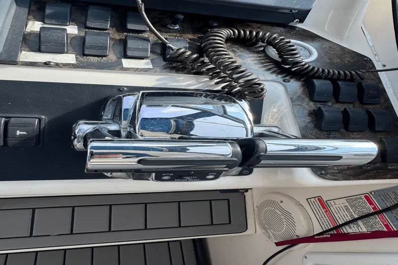 Slide: The Image of Sea Ray 330 Express Cruiser 1997 - 12