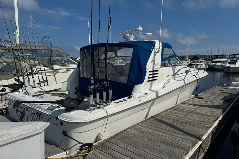 Slide: The Image of Sea Ray 330 Express Cruiser 1997 - 2