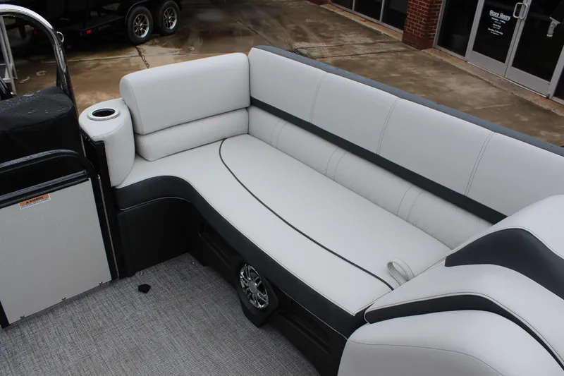 Slide: The Image of Tahoe Cascade Platinum Quad Lounger 23' 2025 - 11