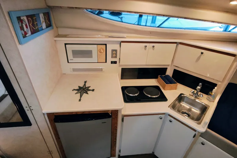 Slide: The Image of Bayliner 3055 Ciera 1999 - 11