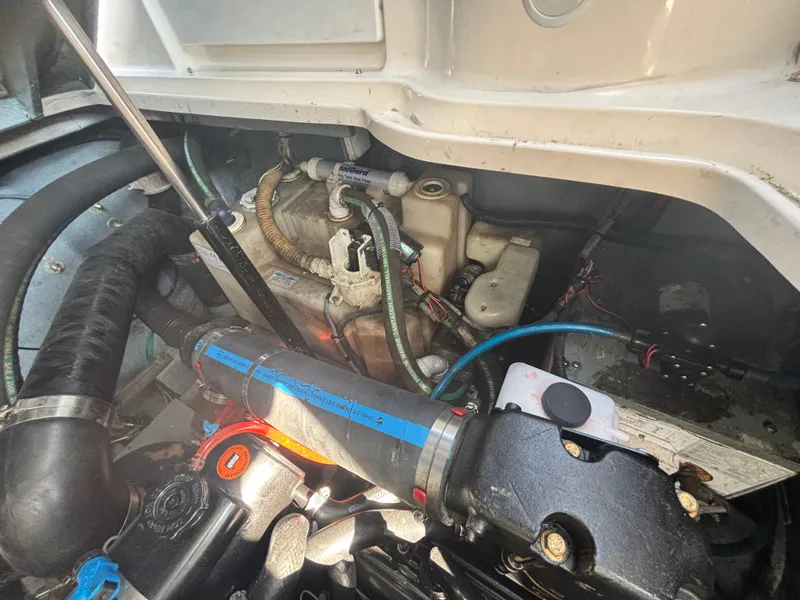 Slide: The Image of Sea Ray Sundancer 320 2004 - 59