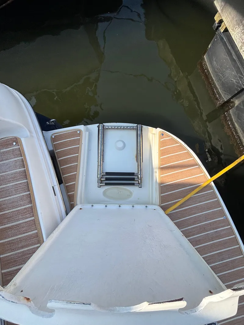 Slide: The Image of Sea Ray Sundancer 320 2004 - 61