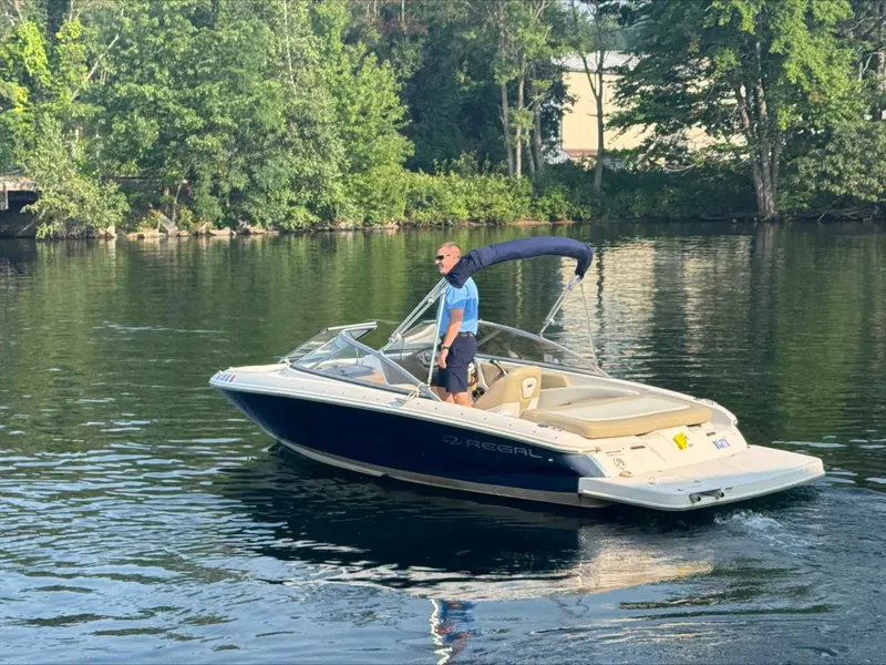 Slide: The Image of Regal 1900ES 2015 - 2