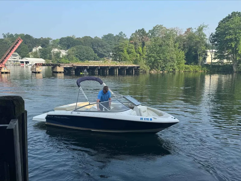 Slide: The Image of Regal 1900ES 2015 - 3