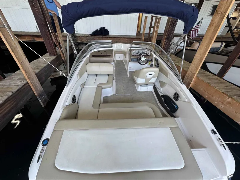 Slide: The Image of Regal 1900ES 2015 - 4