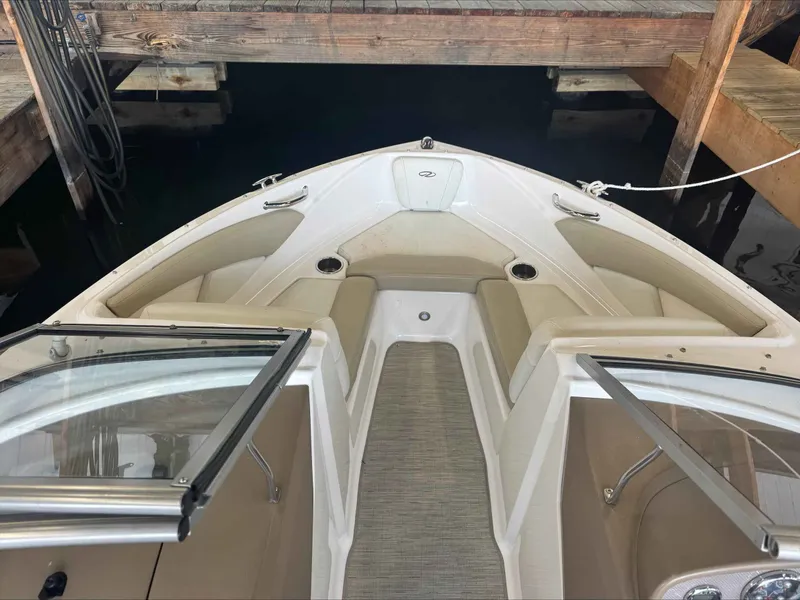 Slide: The Image of Regal 1900ES 2015 - 7