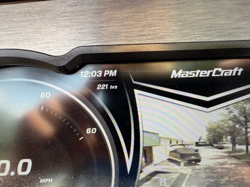 Slide: The Image of MasterCraft XStar 2019 - 11