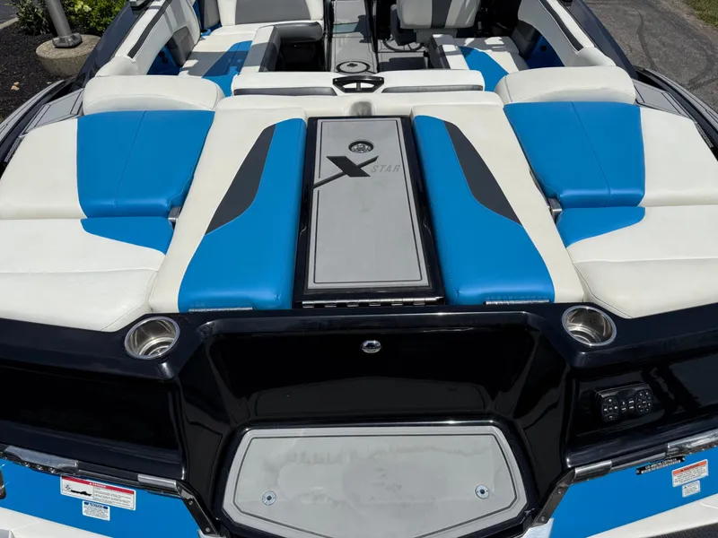 Slide: The Image of MasterCraft XStar 2019 - 21