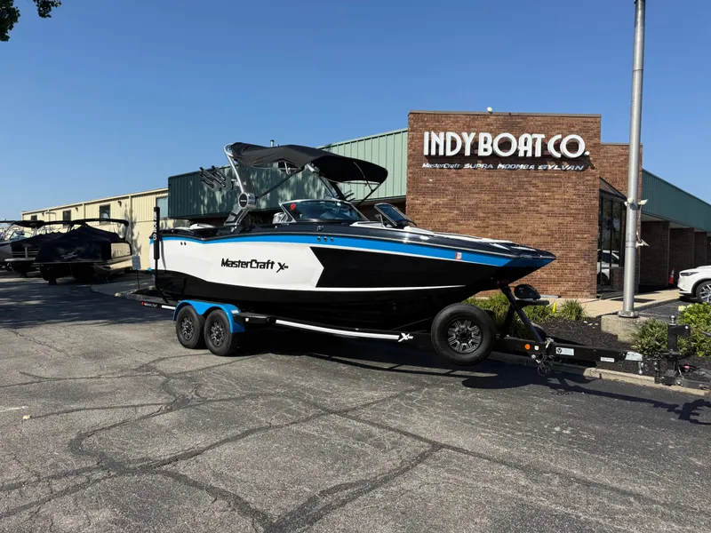 Slide: The Image of MasterCraft XStar 2019 - 7