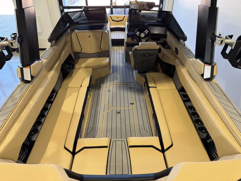 Slide: The Image of Nautique Super Air Nautique G25 2025 - 13