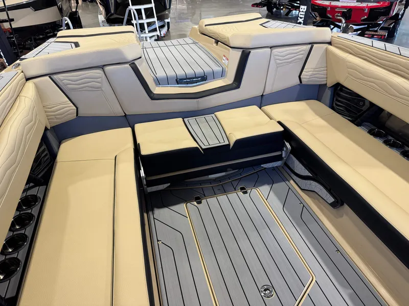 Slide: The Image of Nautique Super Air Nautique G25 2025 - 16