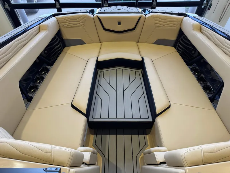 Slide: The Image of Nautique Super Air Nautique G25 2025 - 17