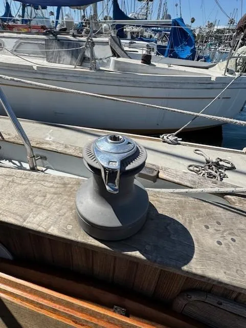 Slide: The Image of COCKPIT 44 ST PRIMARY WINCH - 6