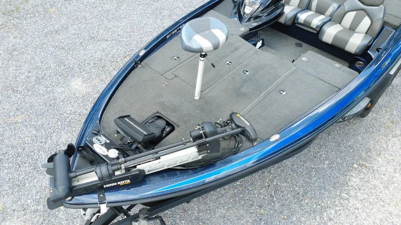 Slide: The Image of 2020 Skeeter ZX225 fishing boat with Minn Kota trolling motor and seating. - 5