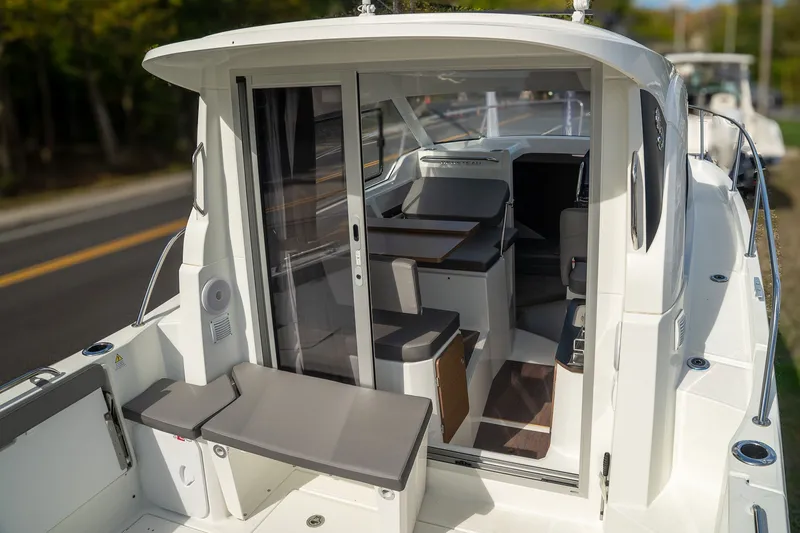 Slide: The Image of Beneteau Antares 8 V2 2024 - 10